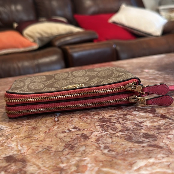 Coach double zip wristlet - Picture 4 of 16
